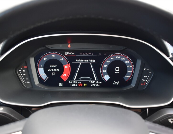 Audi Q3 24