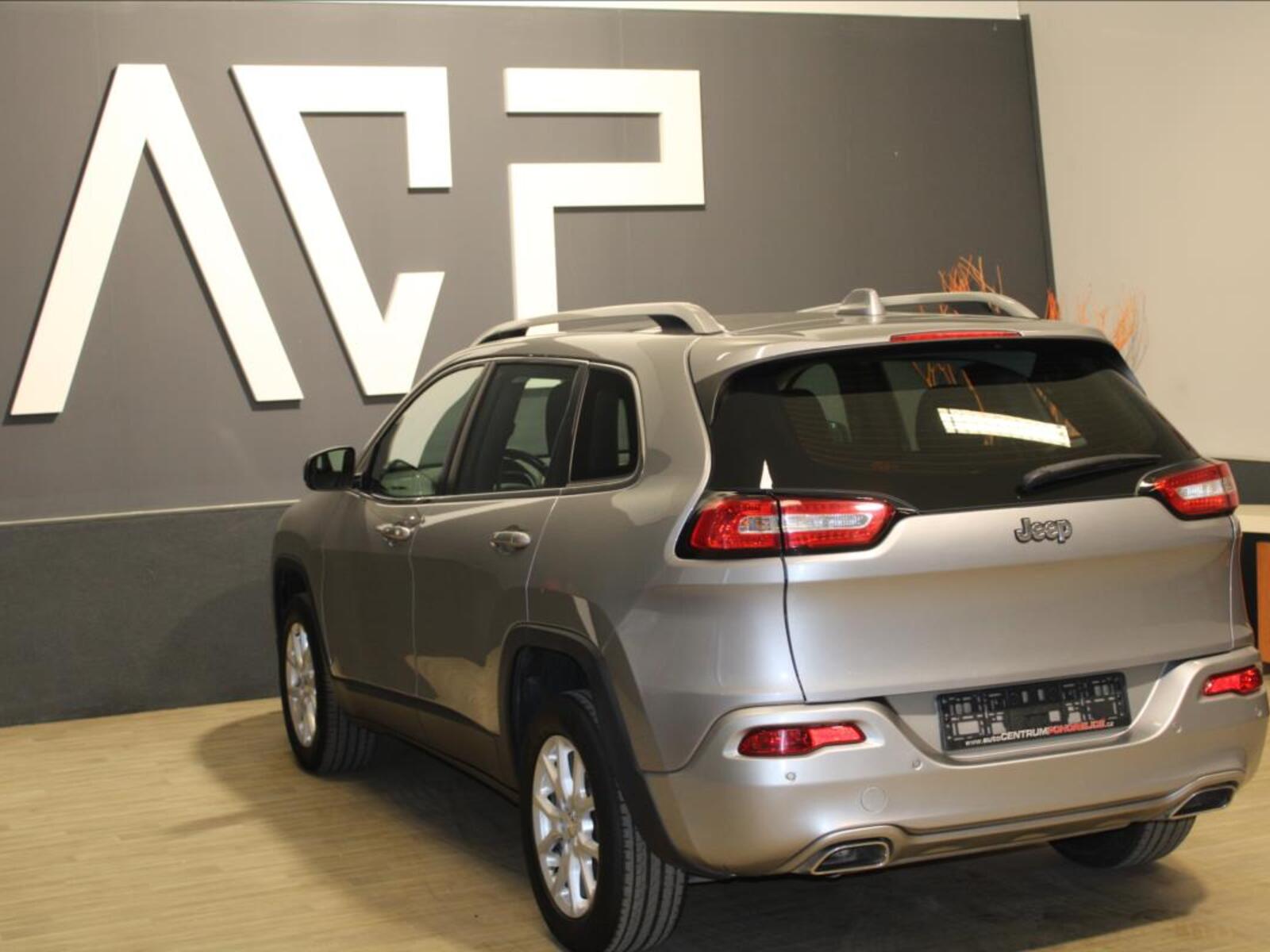 Jeep Cherokee 9