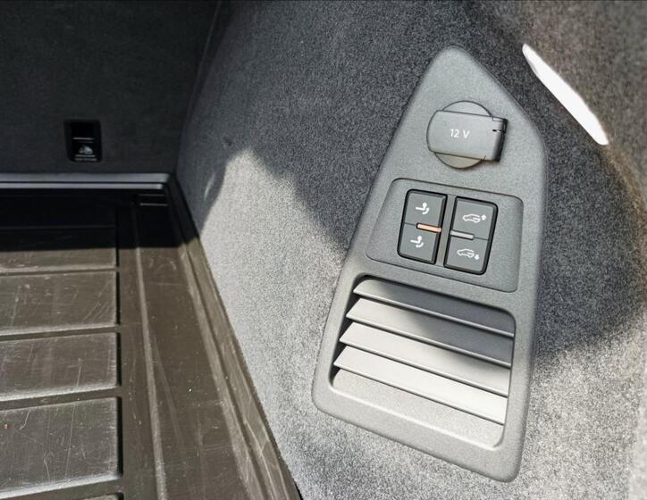 Volkswagen Touareg 9