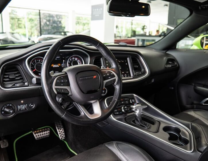 Dodge Challenger 5