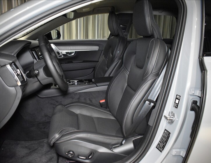 Volvo V90 21