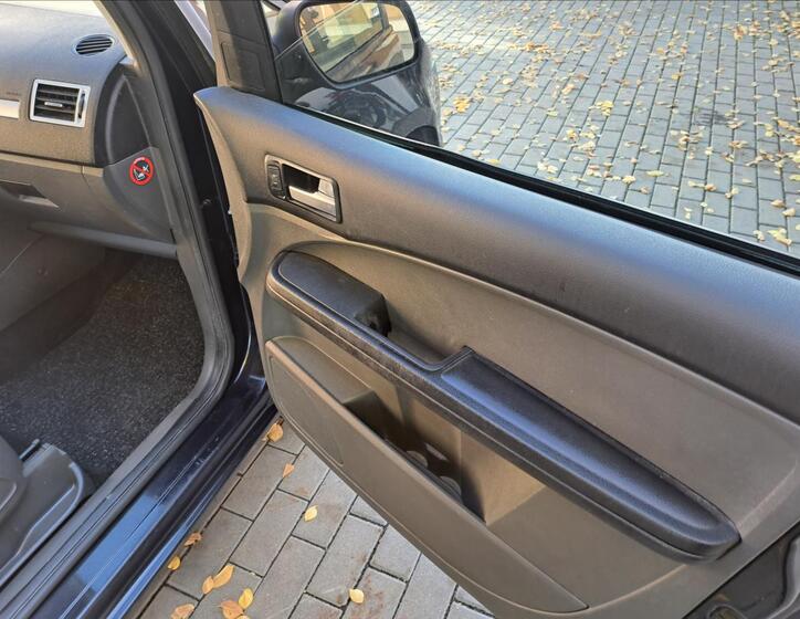 Ford C-MAX 33