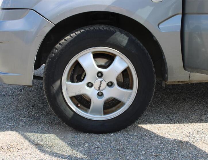 Subaru Justy 18