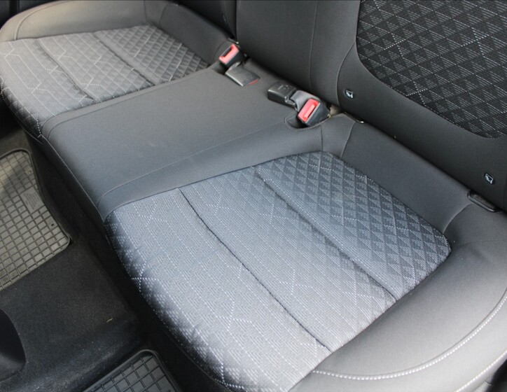KIA Rio 19