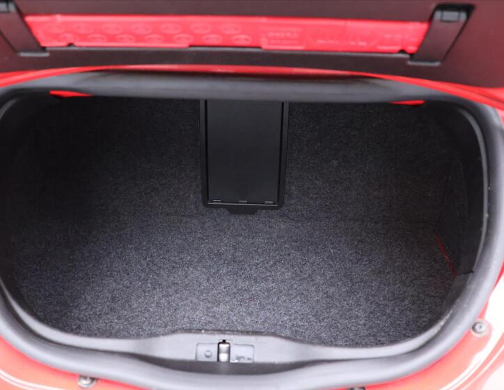 Volkswagen New Beetle 13