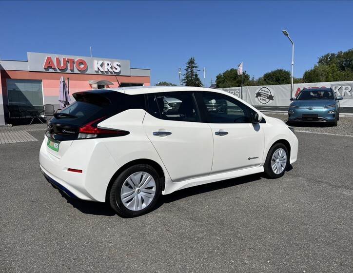 Nissan Leaf 4