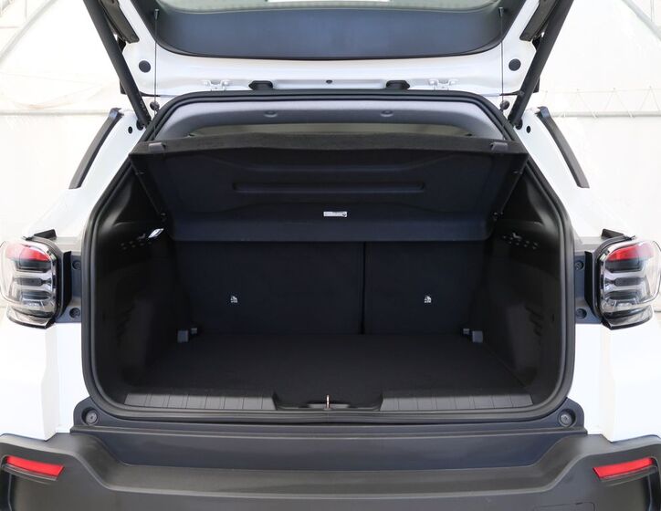 Jeep Avenger 11