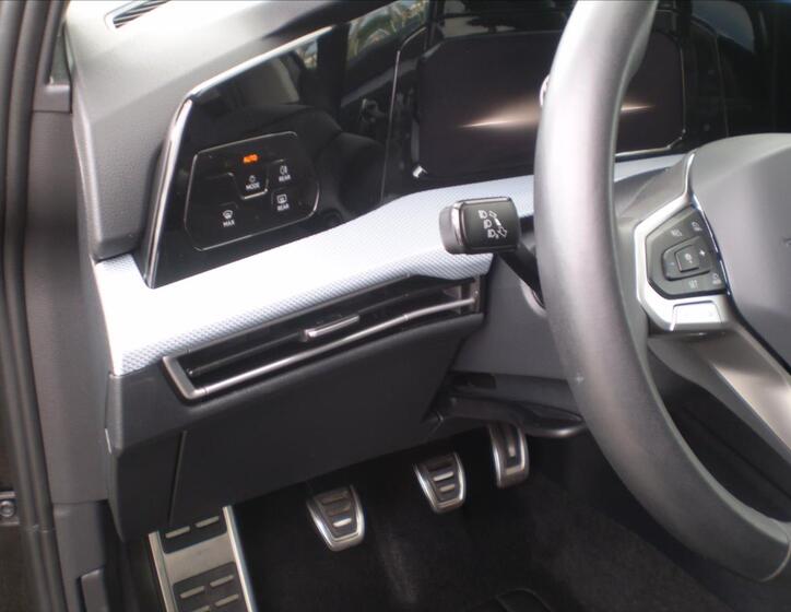 Volkswagen Golf 9