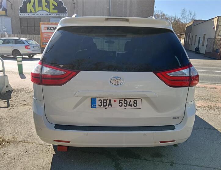 Toyota Sienna 10