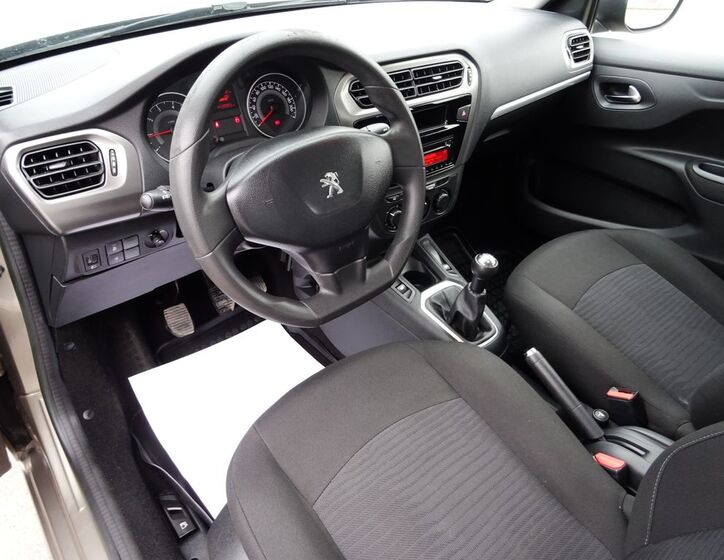Peugeot 301 14