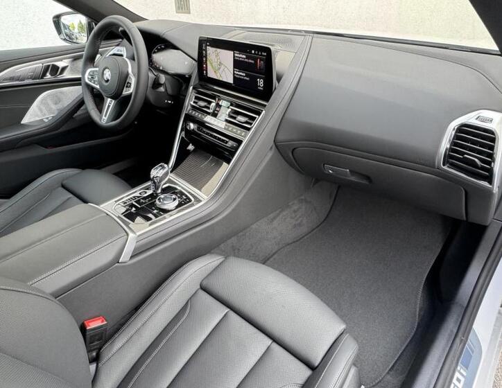 BMW Řada 8 9
