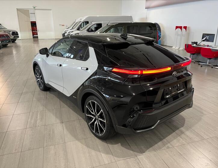Toyota C-HR 7