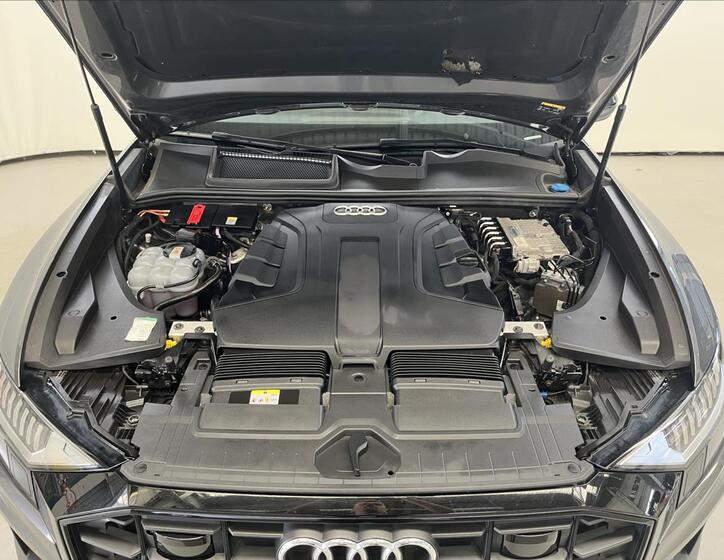 Audi Q8 35