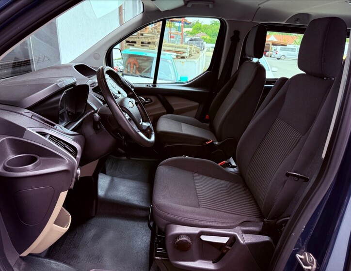 Ford Transit Custom 11