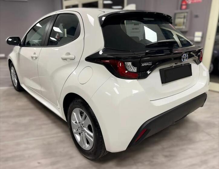 Toyota Yaris 5