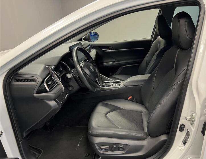 Toyota Camry 9