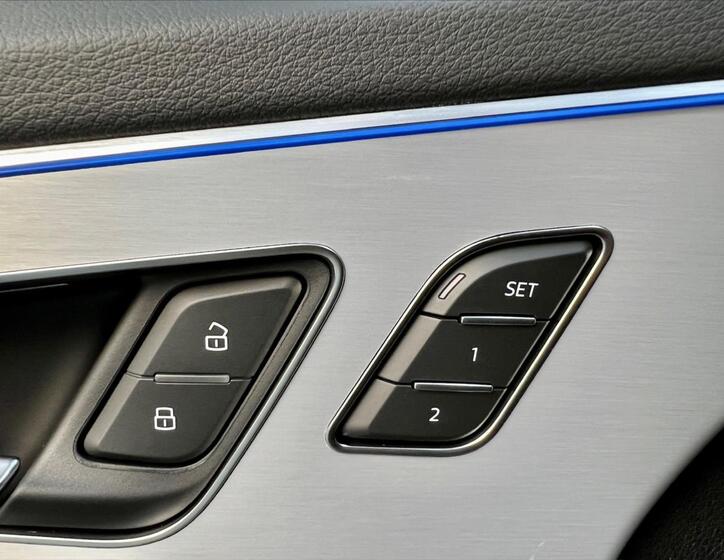Audi Q8 28