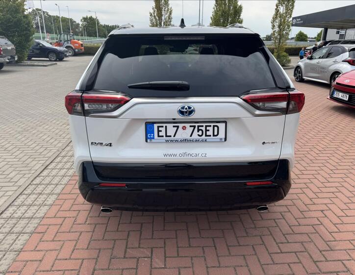 Toyota RAV4 6