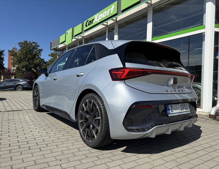 Cupra Born 7
