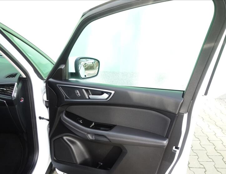 Ford Galaxy 32