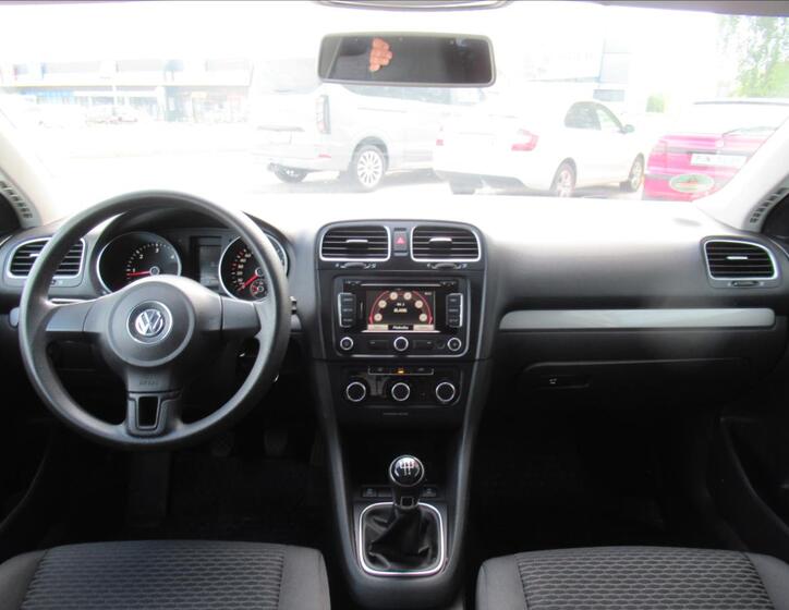 Volkswagen Golf 9