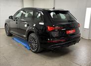Audi Q7 4