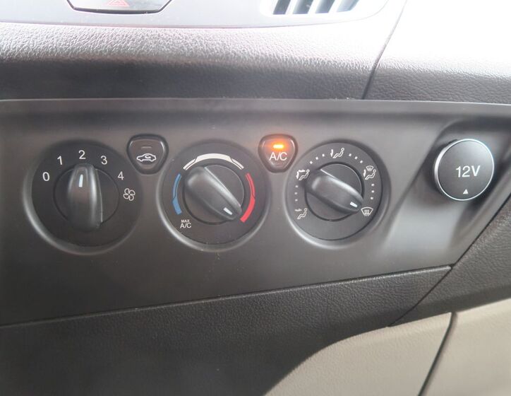 Ford Tourneo Custom 20