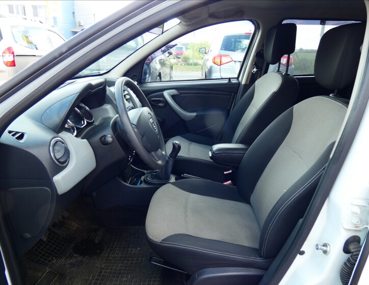 Dacia Duster 8