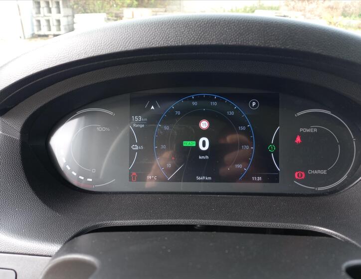 Toyota ProAce 9