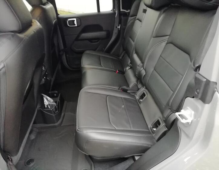 Jeep Gladiator 11
