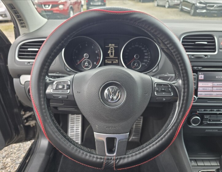 Volkswagen Golf 21