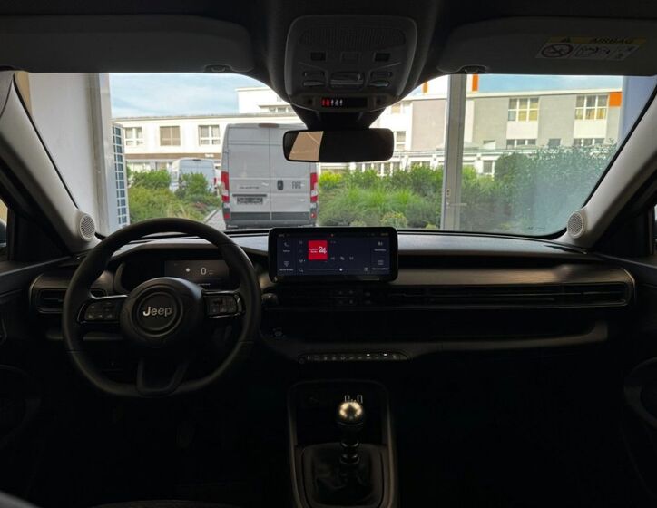 Jeep Avenger 12