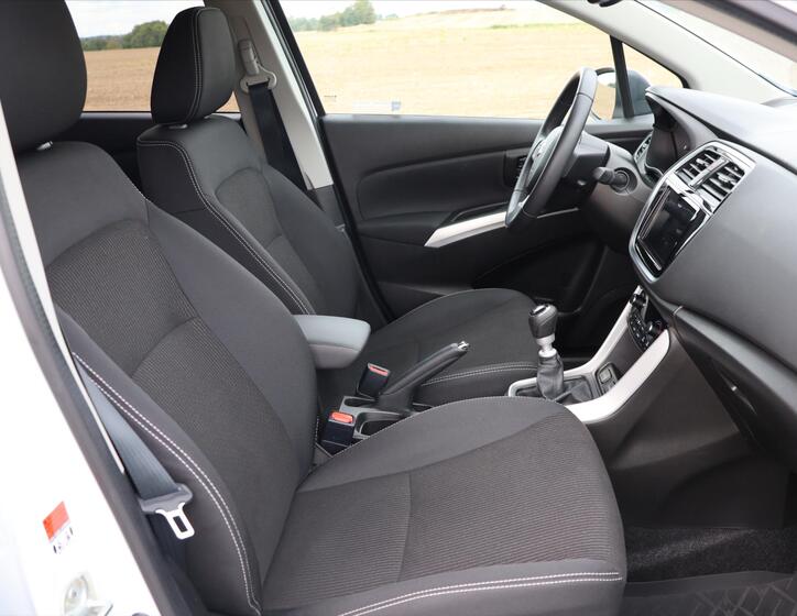 Suzuki SX4 S-Cross 12