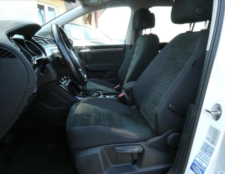 Volkswagen Touran 18