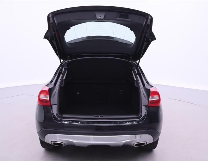 Mercedes-Benz GLA 9