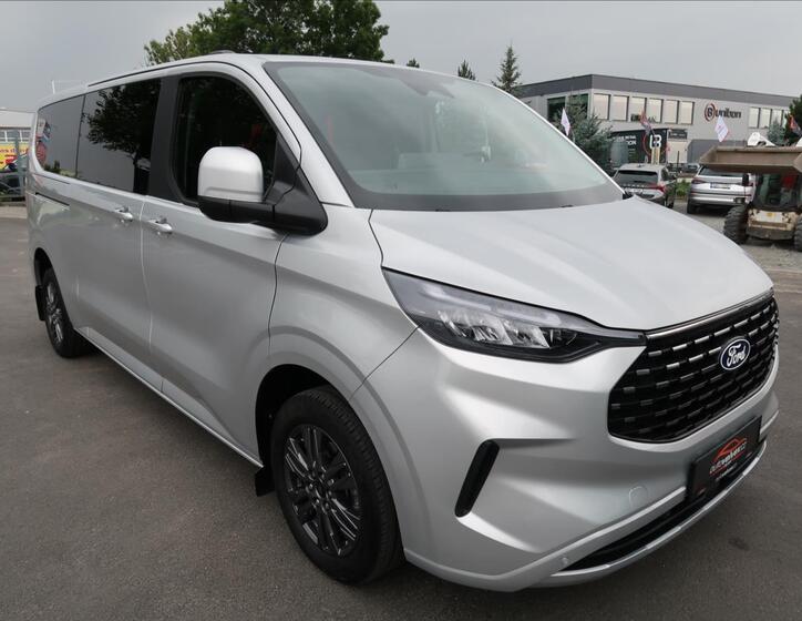 Ford Tourneo Custom 2