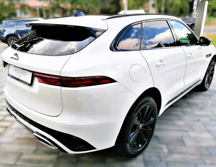Jaguar F-Pace 7