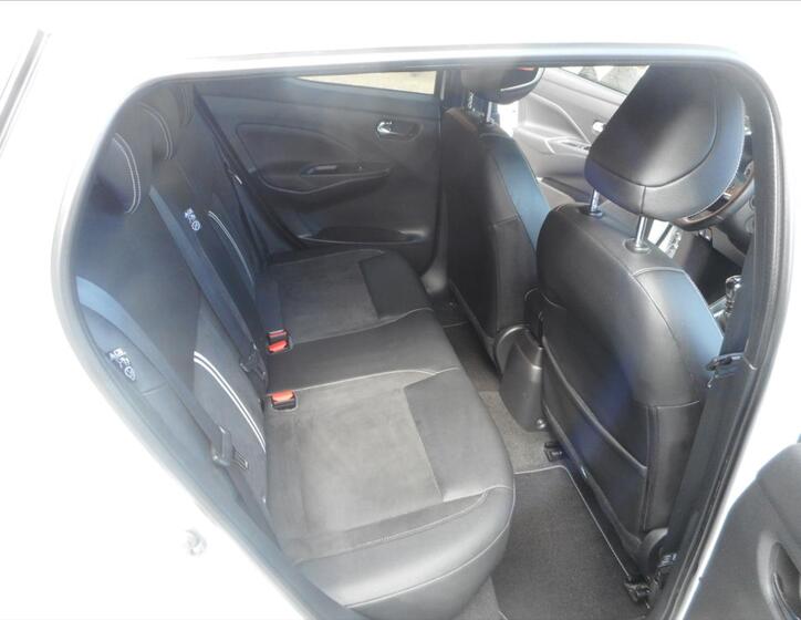 Nissan Micra 24