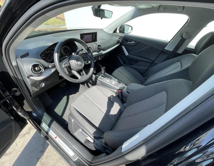 Audi Q2 5