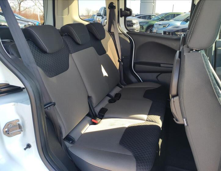 Ford Tourneo Courier 12