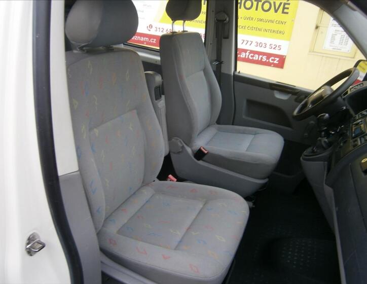 Volkswagen Transporter 9