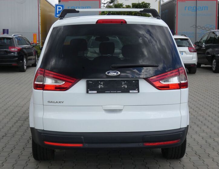 Ford Galaxy 9
