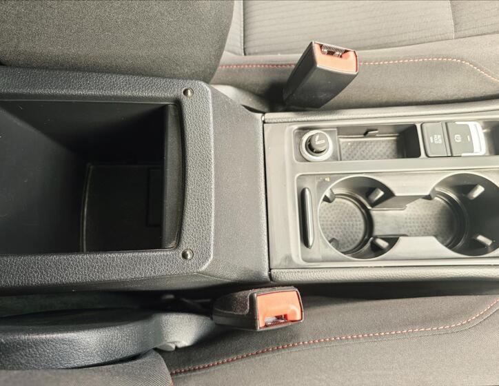 Volkswagen Golf 37