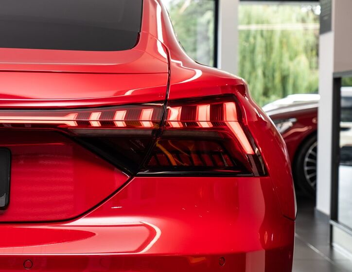 Audi e-tron 24