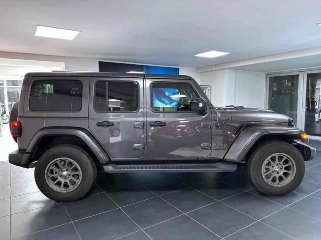 Jeep Wrangler 4
