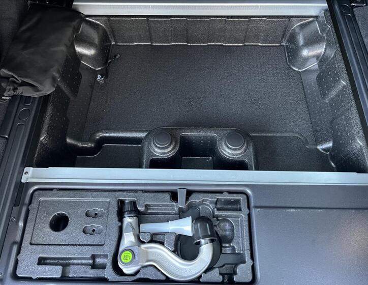 Land Rover Discovery 8