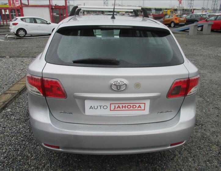 Toyota Avensis 6
