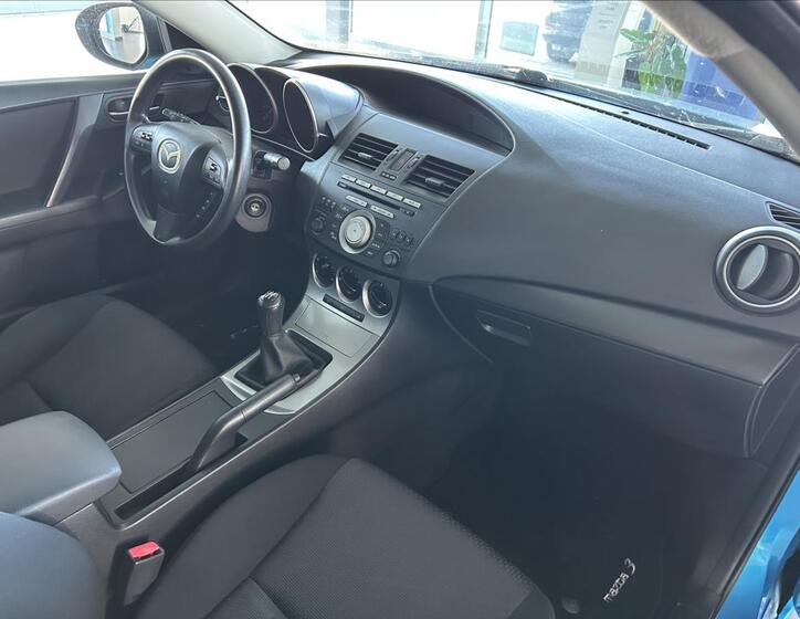 Mazda 3 9