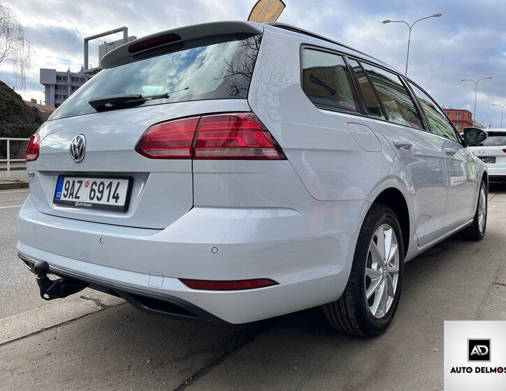 Volkswagen Golf 9