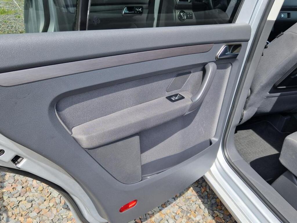 Volkswagen Touran 19